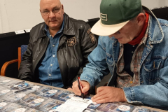EKG dedikálás – Ráadás Mr. Basary 70+ életműkoncertje előtt