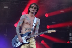 HD120 The Darkness, Wolfmother,  Kiss Forever Band