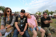 HD120 The Darkness, Wolfmother,  Kiss Forever Band