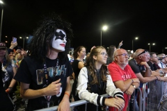 HD120 The Darkness, Wolfmother,  Kiss Forever Band