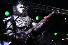 HD120 The Darkness, Wolfmother,  Kiss Forever Band