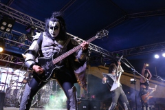 HD120 The Darkness, Wolfmother,  Kiss Forever Band
