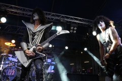 HD120 The Darkness, Wolfmother,  Kiss Forever Band