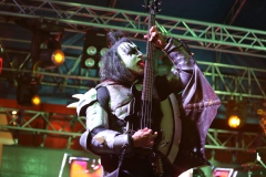 HD120 The Darkness, Wolfmother,  Kiss Forever Band