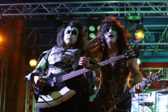 HD120 The Darkness, Wolfmother,  Kiss Forever Band