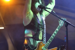 HD120 The Darkness, Wolfmother,  Kiss Forever Band