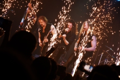 Metal himnuszok éjszakája: Kissin Dynamite, Dynazty