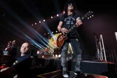 Slash featuring Myles Kennedy and The Conspirators 