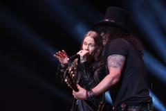 Slash featuring Myles Kennedy and The Conspirators 
