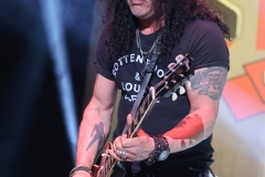 Slash featuring Myles Kennedy and The Conspirators 