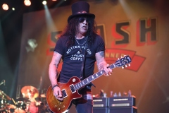 Slash featuring Myles Kennedy and The Conspirators 