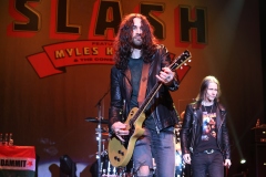 Slash featuring Myles Kennedy and The Conspirators 