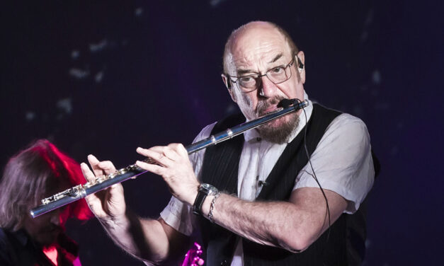 Progresszív éveket idéző turné keretében érkezik Budapestre a Jethro Tull