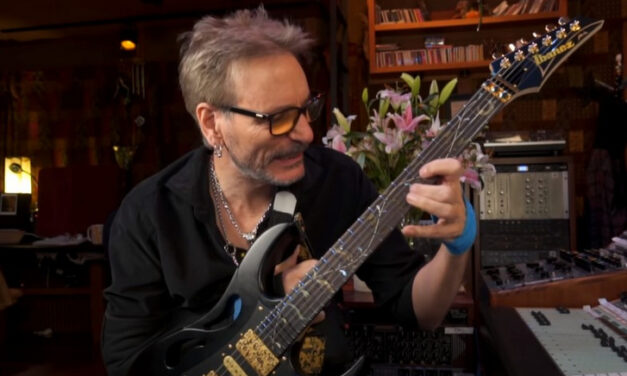 Steve Vai – Knappsack