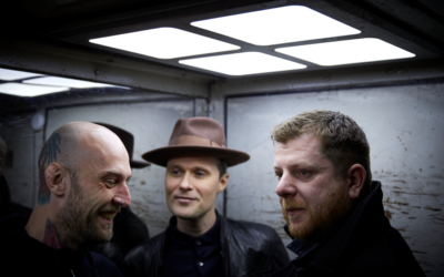 The Fratellis – Half Drunk Under A Full Moon