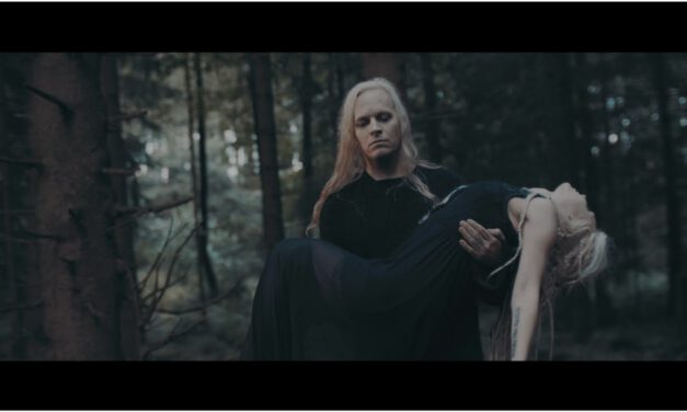 LORD OF THE LOST – Priest