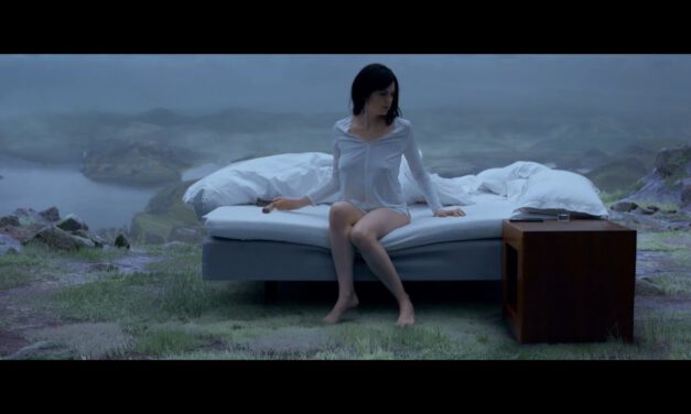 Tarja Turunen feat. Joe Satriani – Falling awake