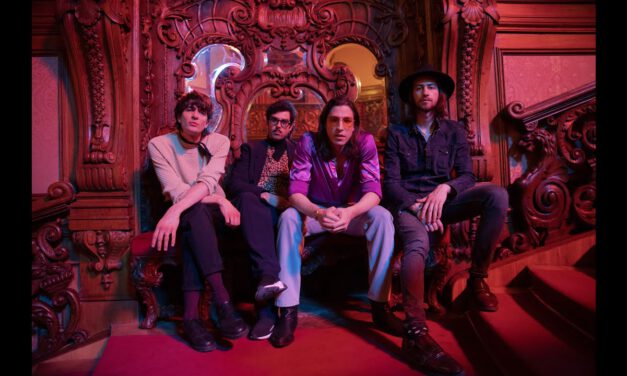 IVAN & THE PARAZOL – MÁST VÁRTAM