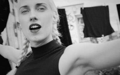 Molly Nilsson – Absolute Power