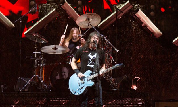 Pénteken elhunyt Taylor Hawkins a Foo Fighters dobosa