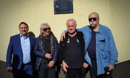 Emléktáblát avattak a magyar rock egyik bölcsőjének számító sashalmi házon