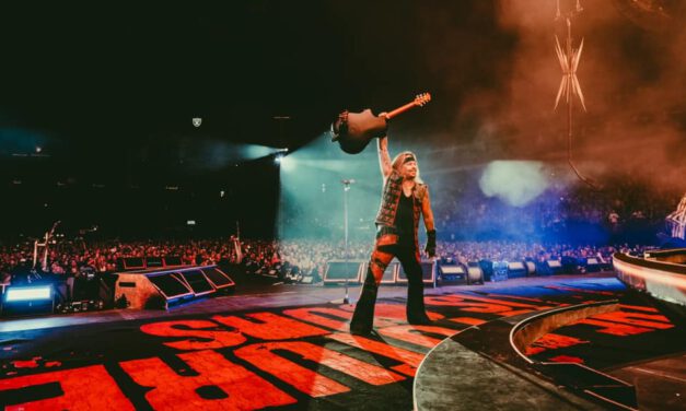 A MÖTLEY CRÜE  ÉS A DEF LEPPARD BEJELENTETTE  KONCERTKÖRÚTJÁNAK FOLYTATÁSÁT