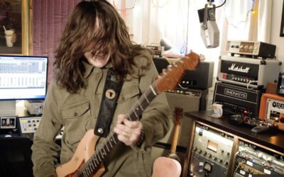 Tyler Bryant & The Shakedown – Coastin – LIVE