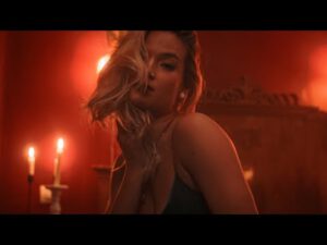 Bordó Sárkány – Részben egész