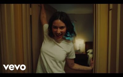 Gracie Abrams – Risk