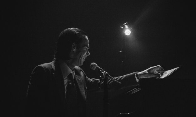 Nick Cave – Seán OHagan: Hit, remény és vérontás