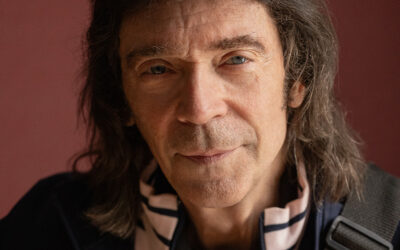Steve Hackett – Felkelti a bárányt