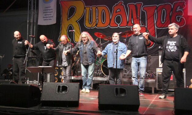 Rocklegendák a Gárdonyiban
