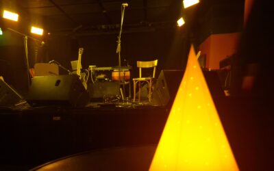 Gitárok, költők, képletek – Dalszerzők Éjszakája