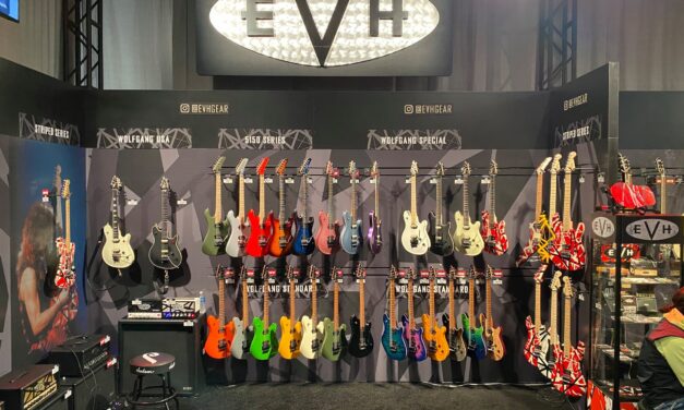 Eddie Van Halen – Ősszel elárverezik az egyik híres gitárját