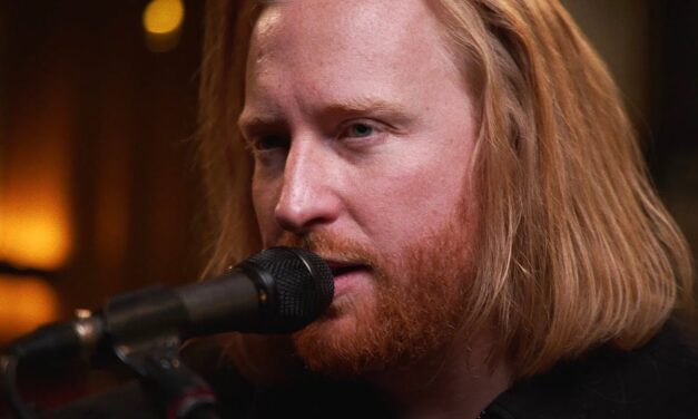 Bodor Áron: A csendesebb részem (élőben a Papírkutyából)