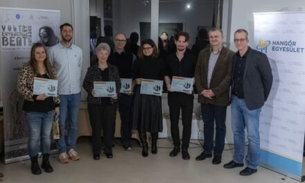 A Miről írták a dalt? című pályázatra 185 mű érkezett