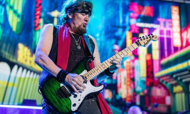 Adrian Smith – „Élvezem, amig tudom”