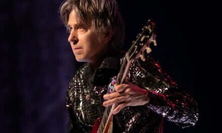 Először érkezik Budapestre a gitár Michelangeloja