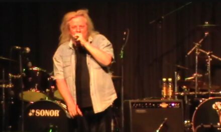 Sárvári Vili és a Kugli: Ide a szívekkel / Tegnap még (összevont Kugli Klub és P. Mobil Klub 2012)