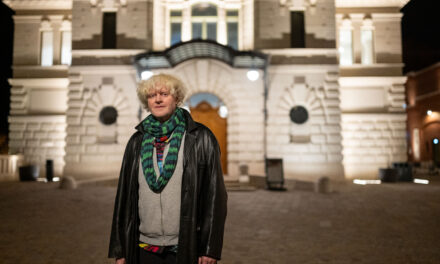 Húrokon írt történelem – vendég Müller Péter Sziámi