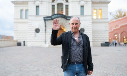 Húrokon írt történelem e heti vendége Varga Miklós