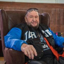 bill húrokon írt nyitó