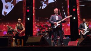 Lassúkéz – Eric Clapton, Andy Fairweather-Low & The Low Riders