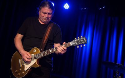 Feszülten figyeltem a gitárosok kezét – Szász Ferenc interjú